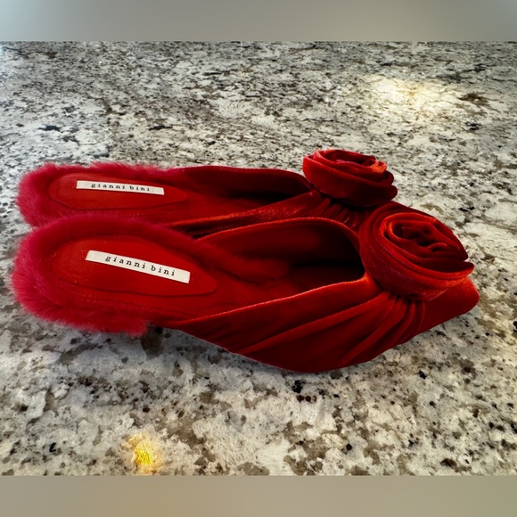 Gianni Bini Red Velvet Heels - Picture 3 of 6